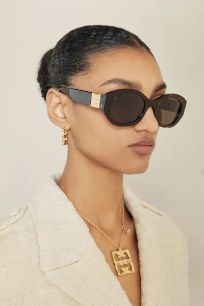 Look 15
